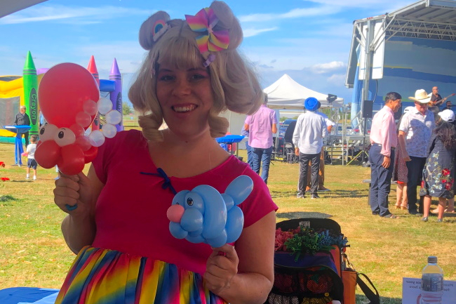 Balloon Artist for Hire for Event Rentals Balloon Artist for Hire for Event Rentals