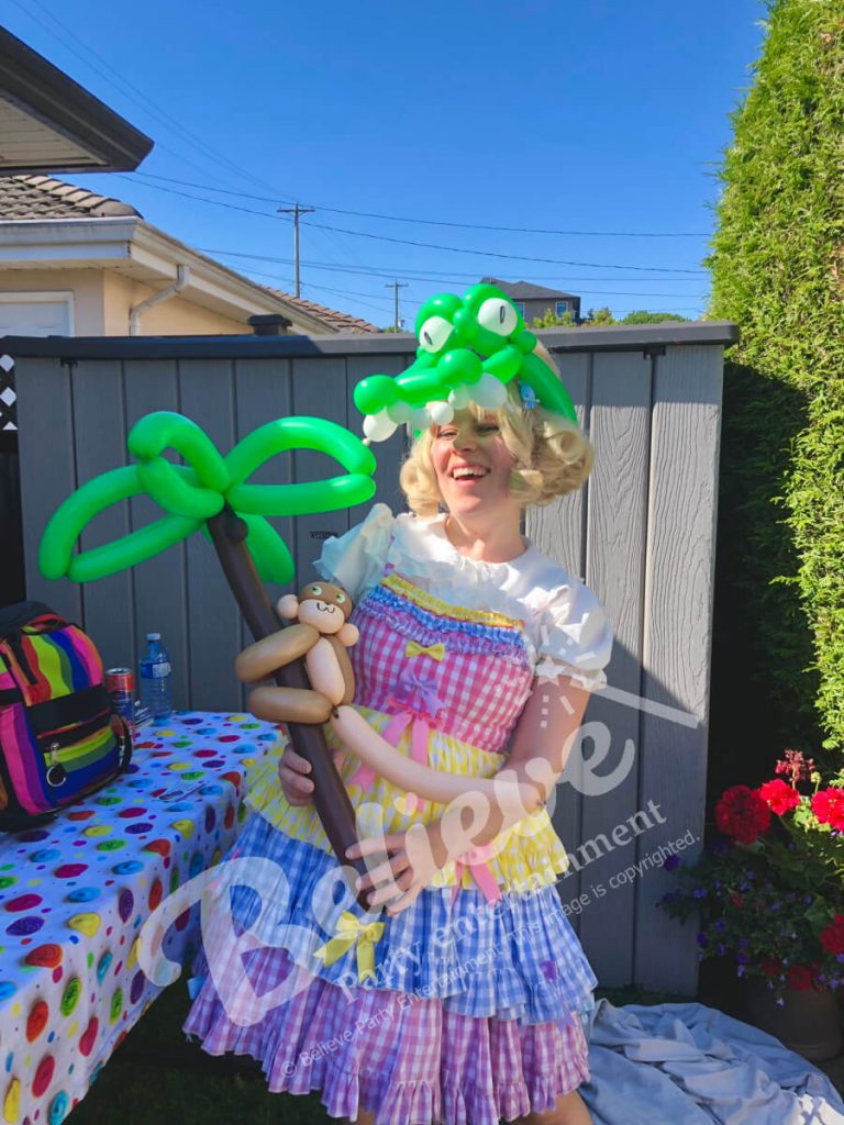 Balloon Artist Vancouver with Balloon Hat