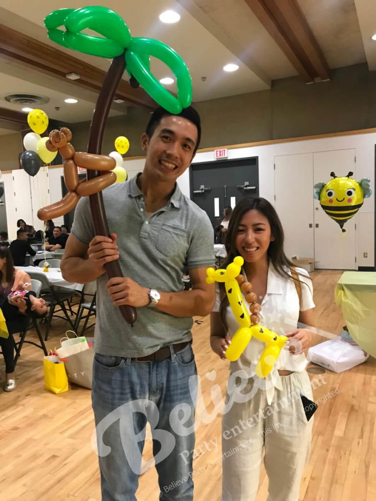 Giraffe Balloon Animal Twisting