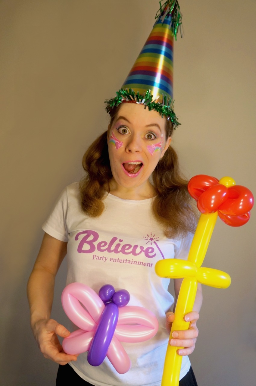 Balloon Artist Vancouver Balloon Twister Entertainer