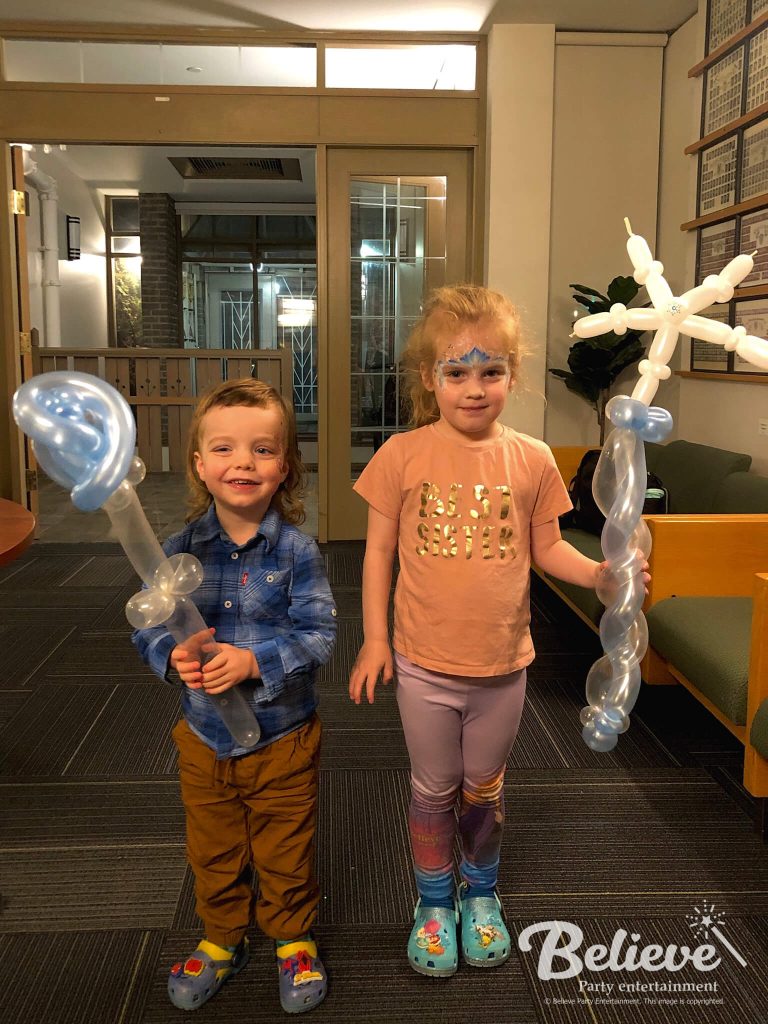 Balloon artist Kelowna for hire