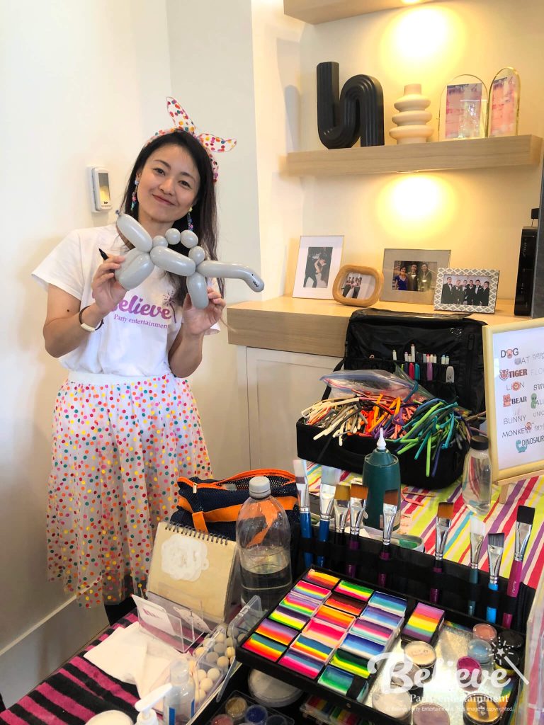 Balloon artist for birthdays in Vancouver, BC